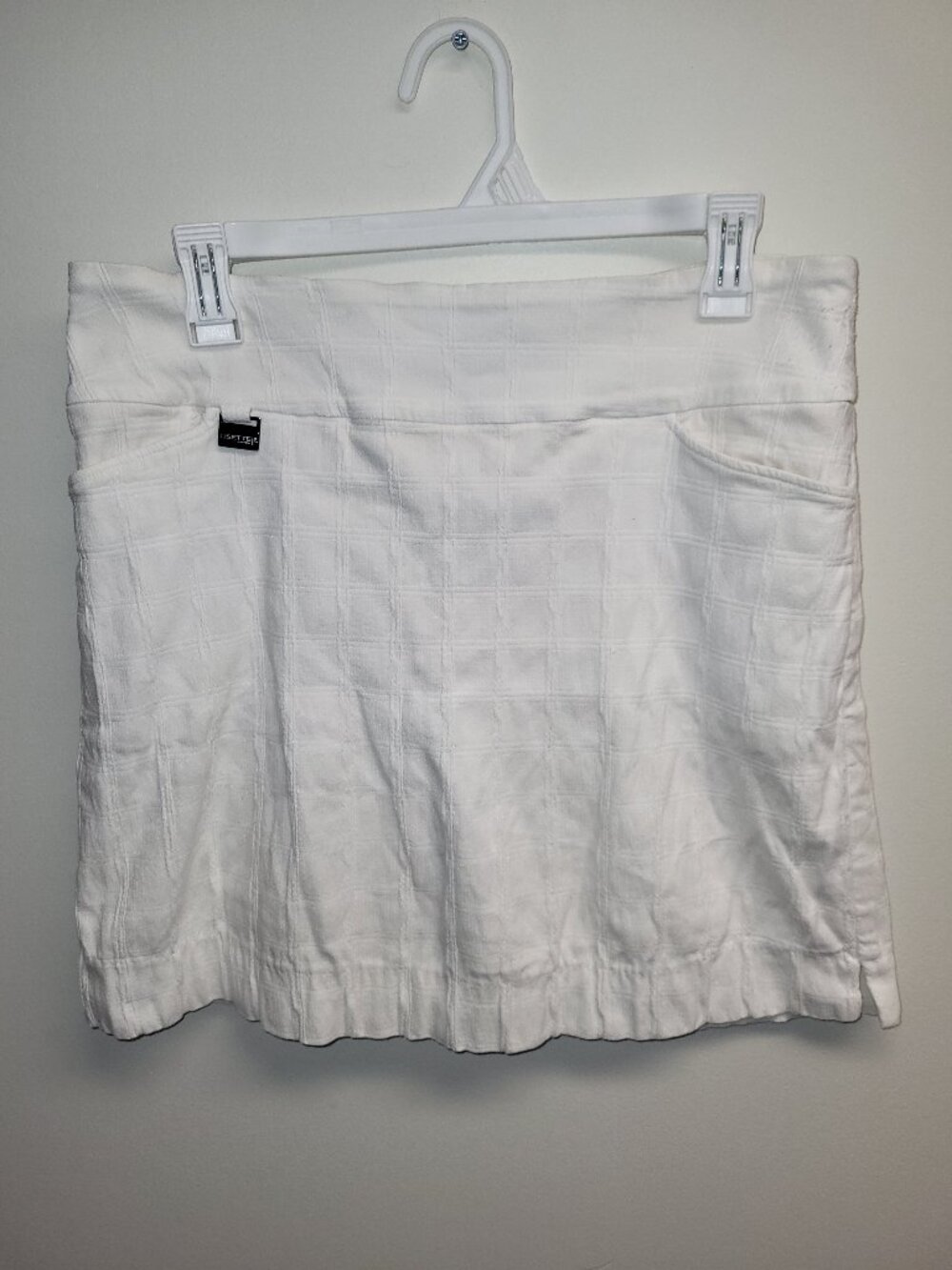 Lisette L Montreal Women's White Textured Skort Size 8 Pull-On Stretch Golf Tenn